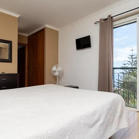 Cliff Refuge By Lovelystay Apartment *